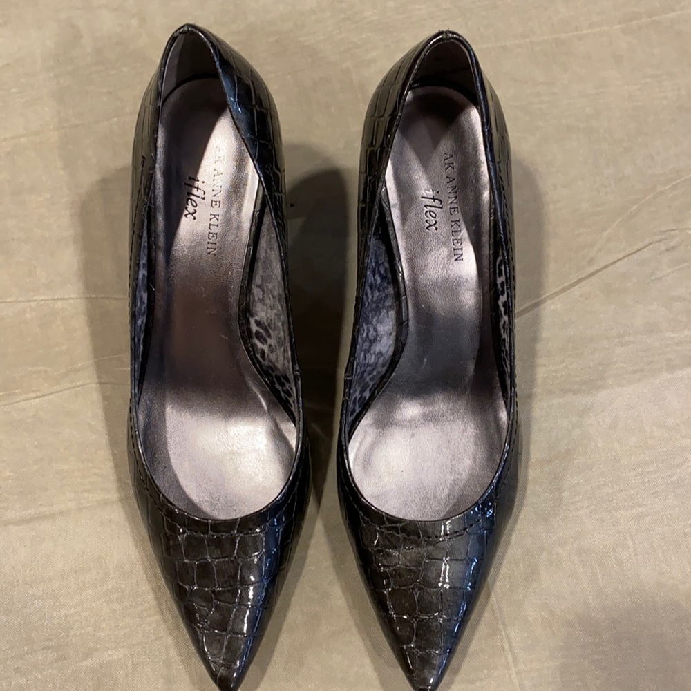 Women’s Anne Klein Iflex pumps patent grey